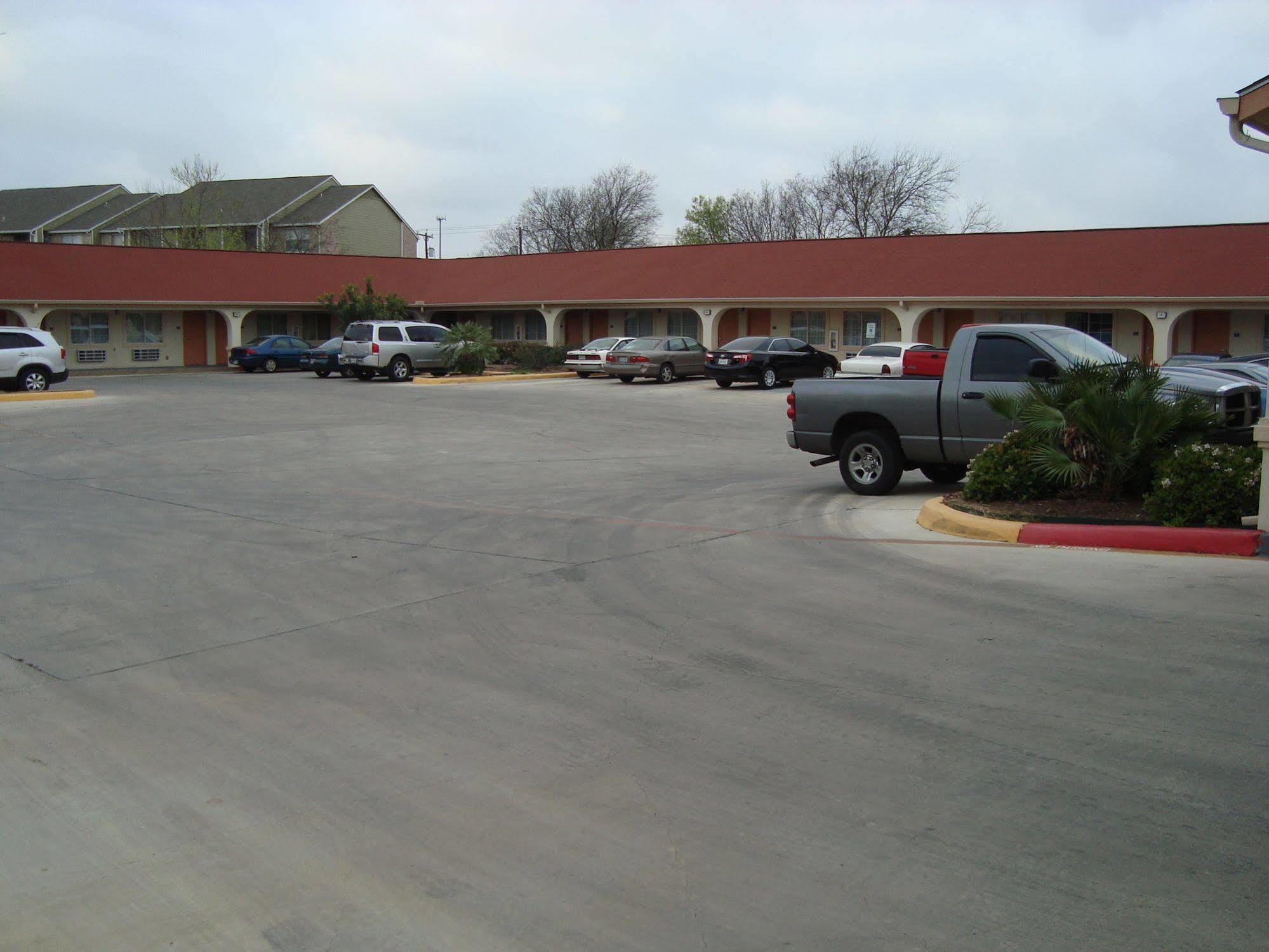 Winnquest Inn Near Ft. Sam Houston San Antonio Exterior foto