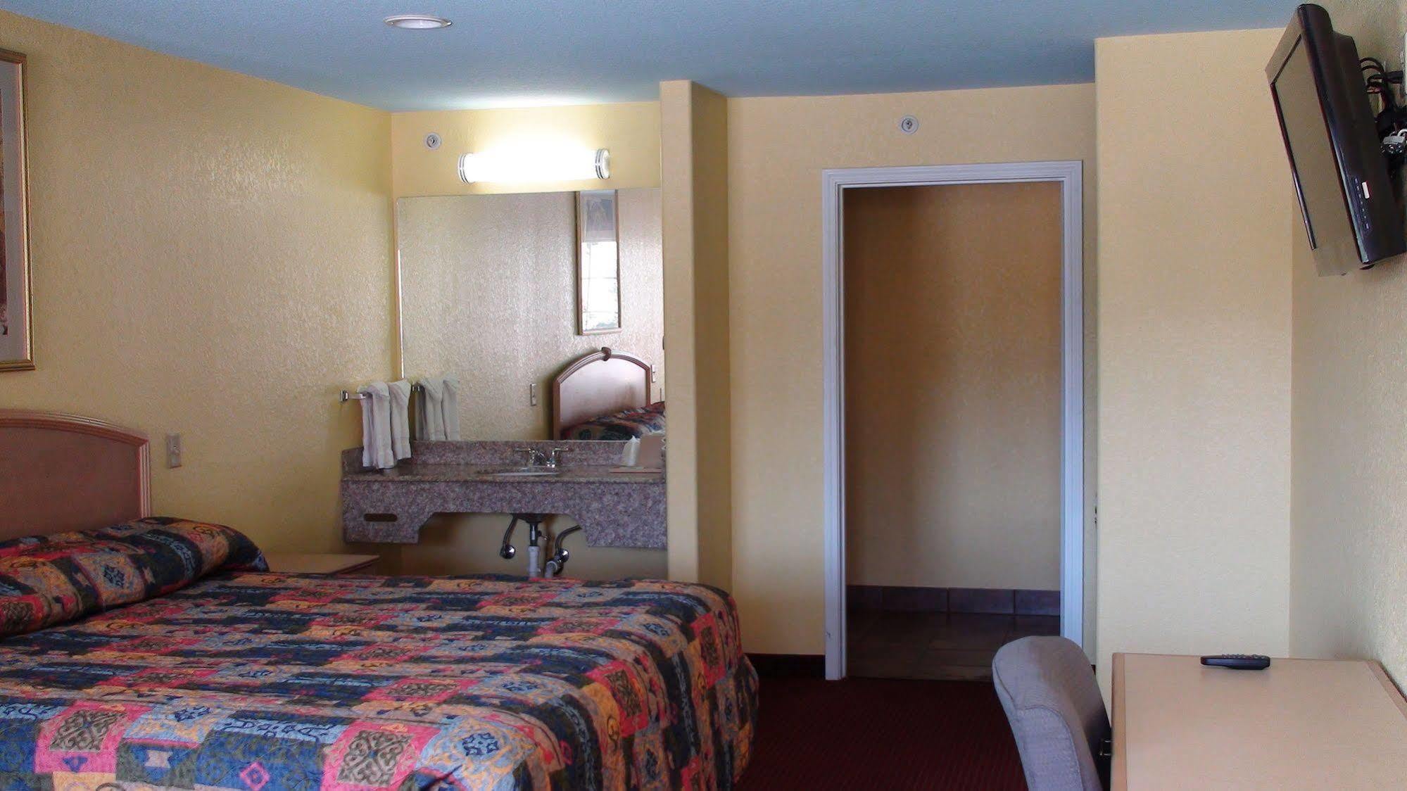 Winnquest Inn Near Ft. Sam Houston San Antonio Exterior foto